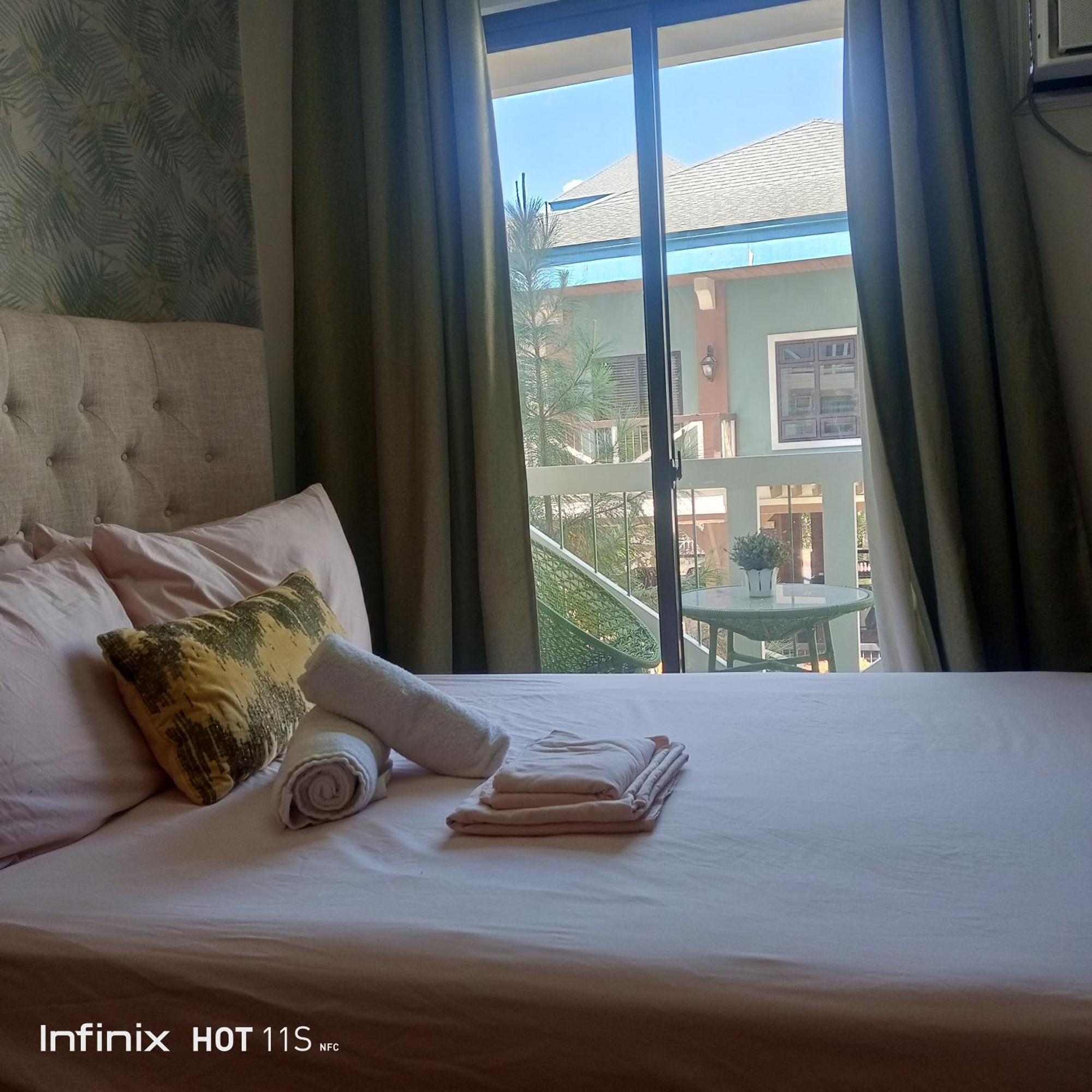 Summer10Th Pinesuites Scandi Minimalist Deluxe Tagaytay City Exterior foto